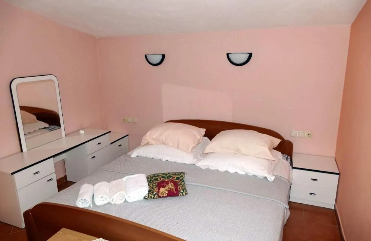 Apartments With A Parking Space Barbat, Rab - 23180 Rab Town