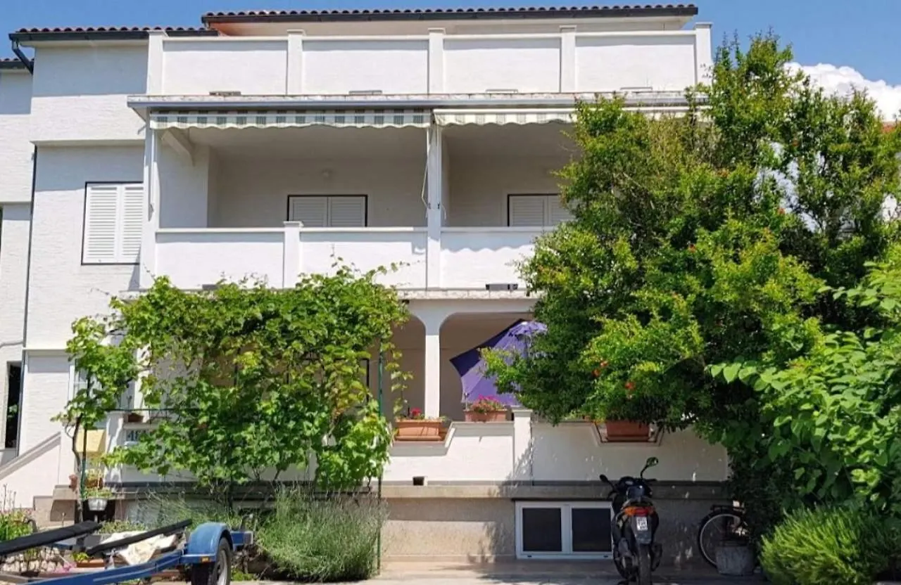Apartments With A Parking Space Barbat, Rab - 23180 Rab Town
