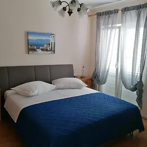 Apartment And Room Guscic Rab Town